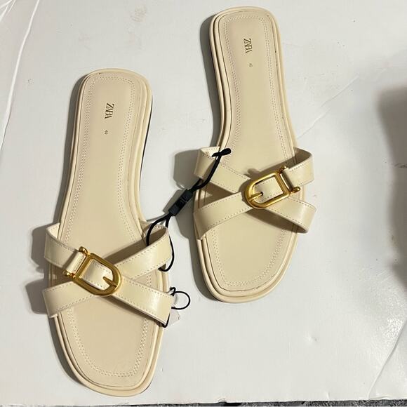 Zara Off White / Cream FLAT LEATHER SANDAL WITH BUCKLE Size 9 US - Picture 7 of 9